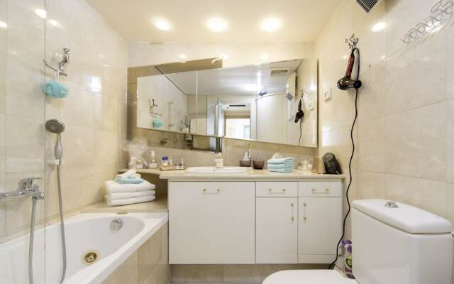 Luxurious 2BR with Panoramic Sea View