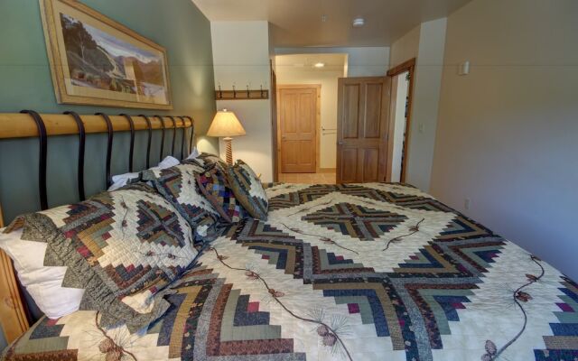 Expedition Station 8603 by SummitCove Vacation Lodging