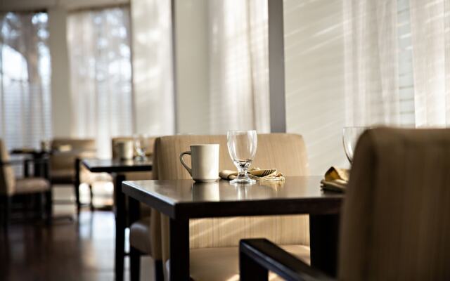 DoubleTree by Hilton Fairfield Hotel & Suites