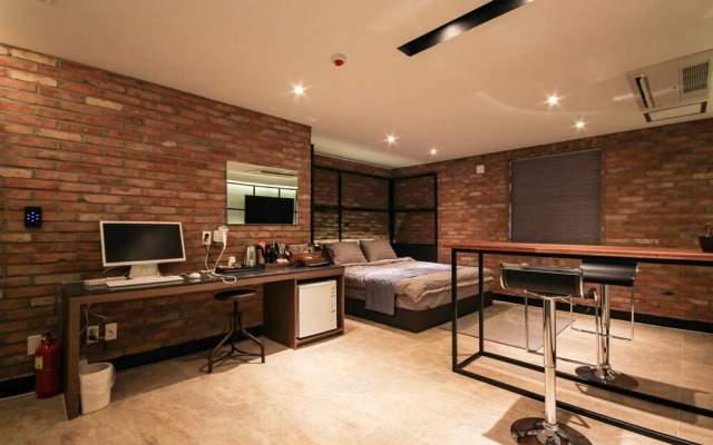 Wanju Five Drive Self Check-in Motel