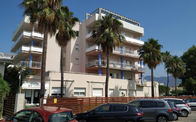 Apartment with 2 Bedrooms in Roses, with Wonderful City View, Pool Access, Furnished Terrace - 1 Km From the Beach