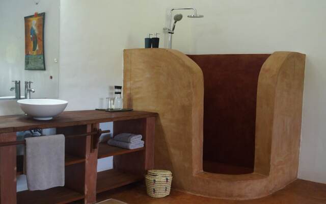 Pangani Cliffs Lodge