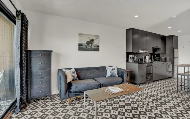 Stunning Soco Studio-skyline Views-steps to Dtown!