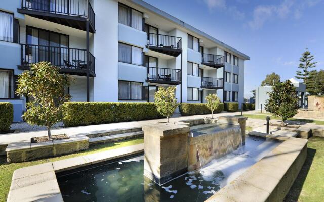 Lodestar Waterside Apartments
