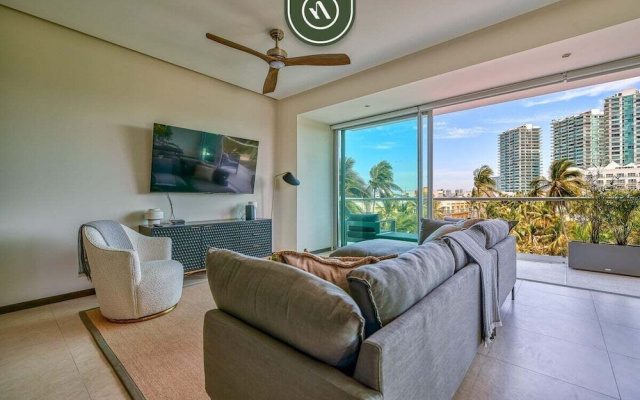 Luxury Oceanfront 2BR Condo With Private Balcony