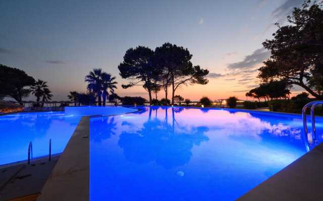 Ninos Grand Beach Hotel & Resort