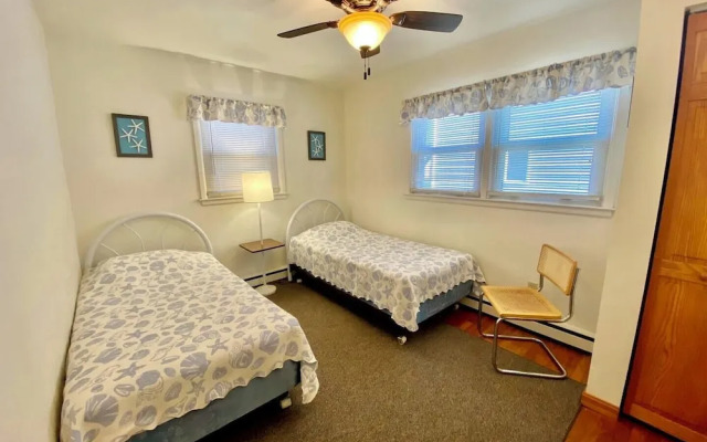 Hickman Street 7 1ST Floor