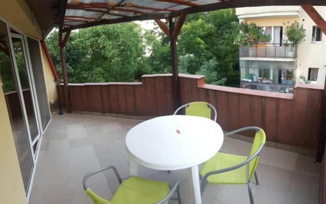 Lexington Apartments