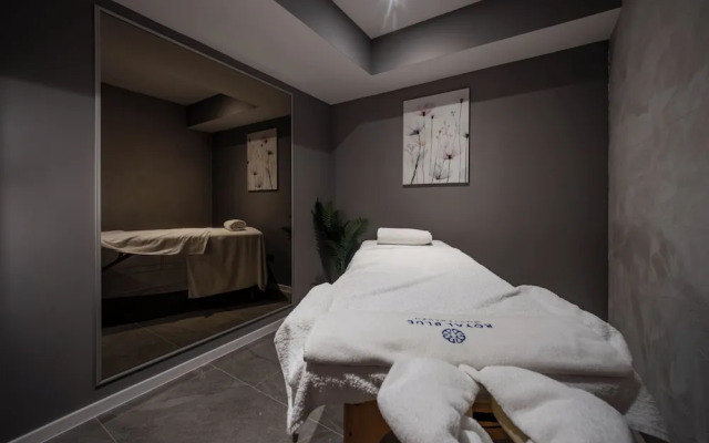 Royal Blue Resort & Residence