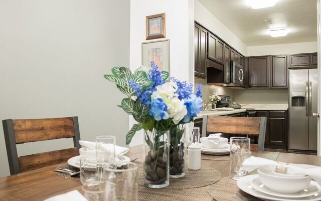 Upscale Condo Private Room