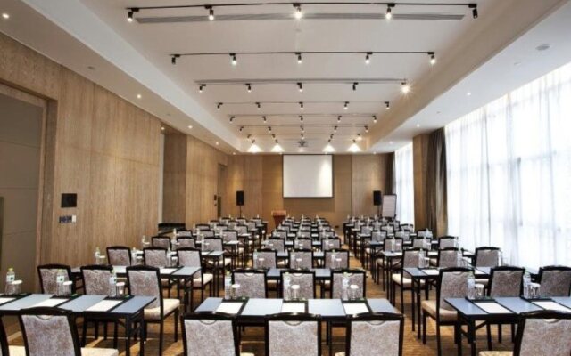 Days Hotel By Wyndham Chongqing Liangping