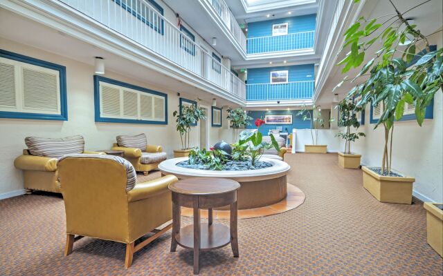 Suites At Fishermans Wharf