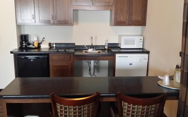 American Inn & Suites