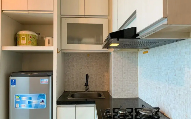 Warm And Cozy 2Br At Tifolia Apartment