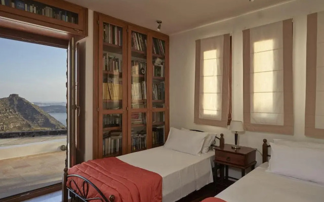 Periscope Villa