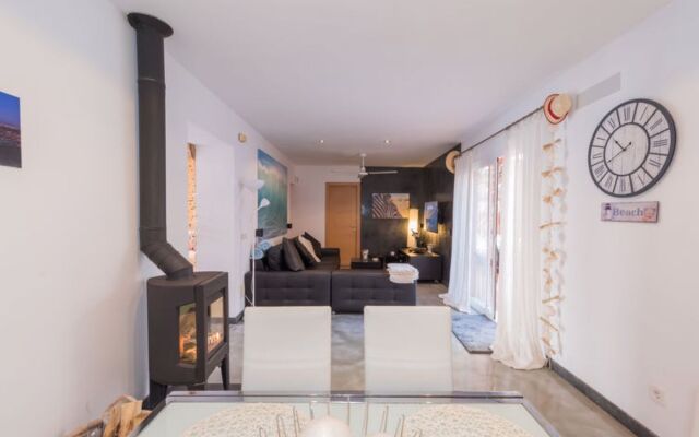 Can Marc Beach House