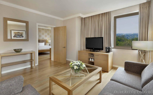 Отель NH Johannesburg Sandton