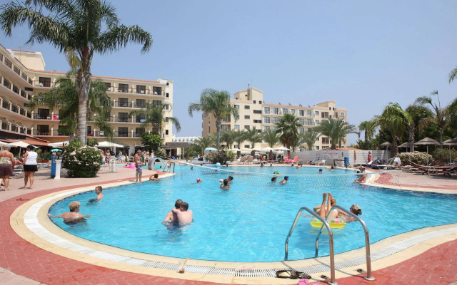 Tsokkos Gardens Hotel & Apartments
