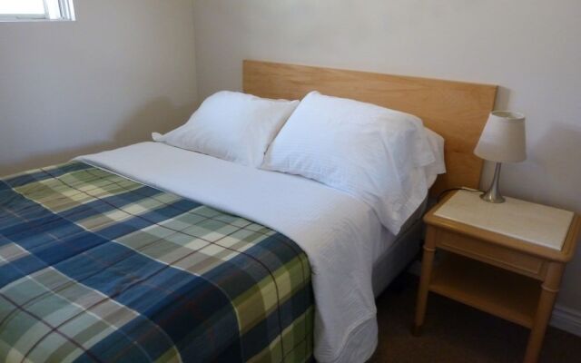 Oasis by the Bay Vacation Suites