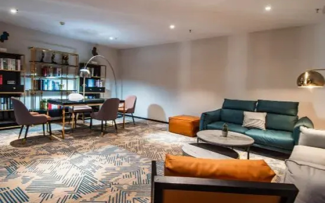 Ghina Fung Hotel