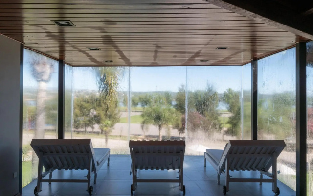 Portal del Lago Hotel