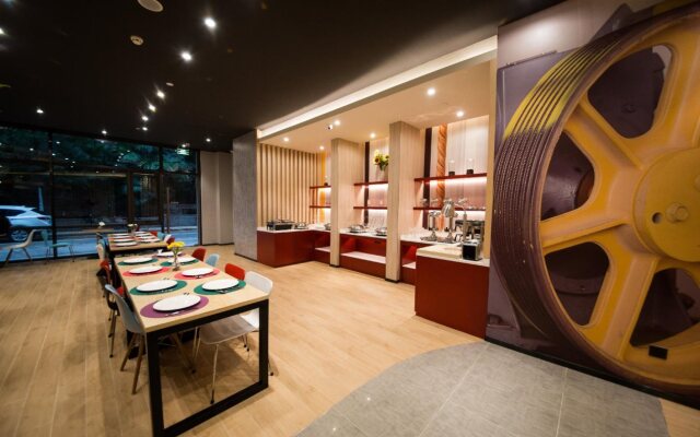 Ibis Hotel (Guangzhou Yuexiu Park Subway Station)