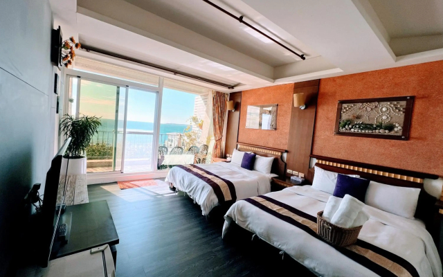 Ming-Jun Holiday Inn