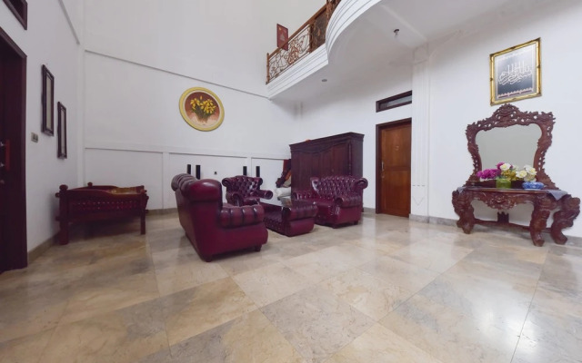 RedDoorz Syariah near Dago Pakar 2