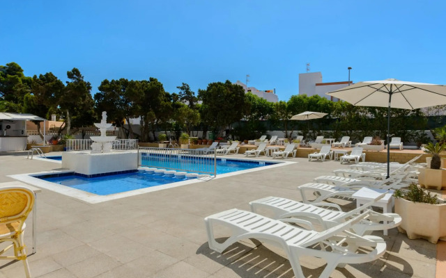Apartamentos San Antonio Beach