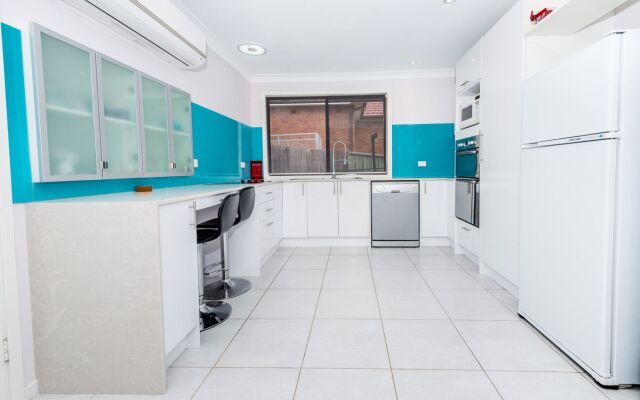 Pet Friendly Tomaree Rd 142 - Shoal Bay