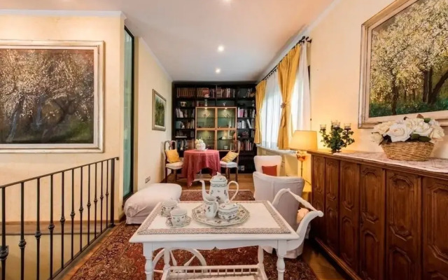 Deluxe Charming Florentine VILLA in the City. PLUS