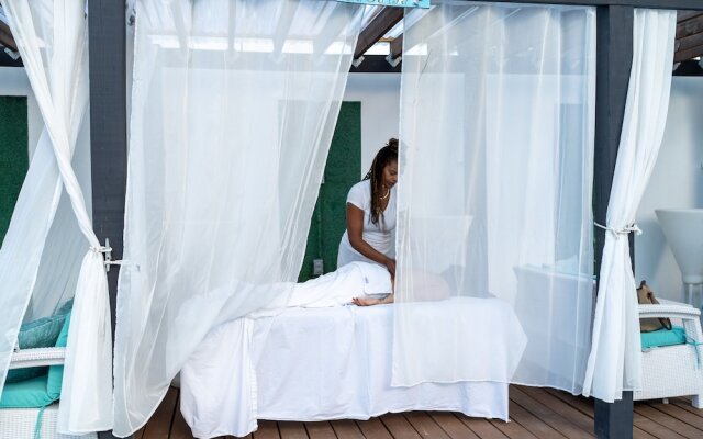 Aqua Marina Beach Club