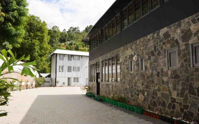 Yoho River Side Inn
