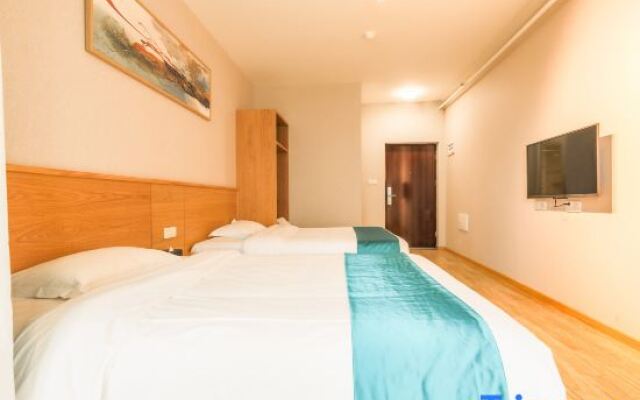 Yueyue Homestay (Chongqing West Railway Station Branch)