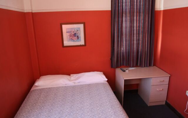 The Old Swan Barracks - Hostel