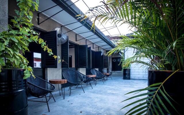 The Brownstone Hostel & Space