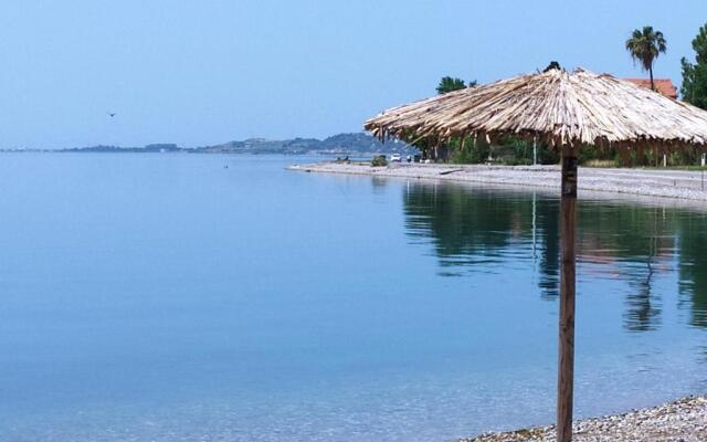 Nafpaktos Beach Apartment