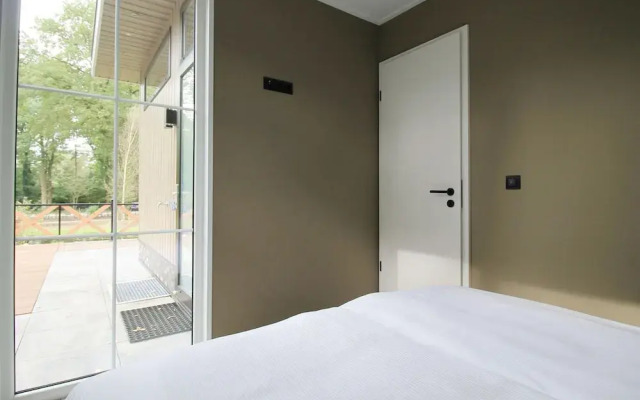 Modern Holiday Home With Decorative Fireplace