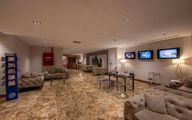 Nova Plaza Crystal Hotel