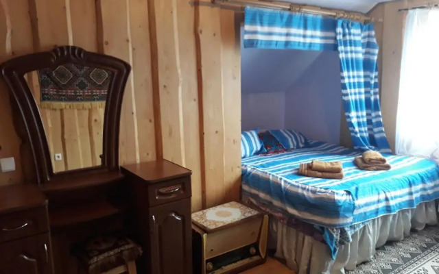 Gostynnyi Dvir u Marichky