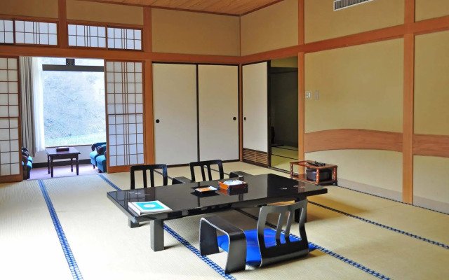 Shunjuan Yumeshi Idumiya