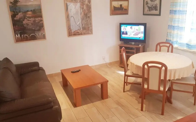 Mila - 2 Bedrooms and Free Parking - A5