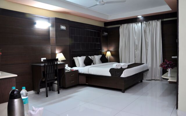 Foxoso Taj View Hotel