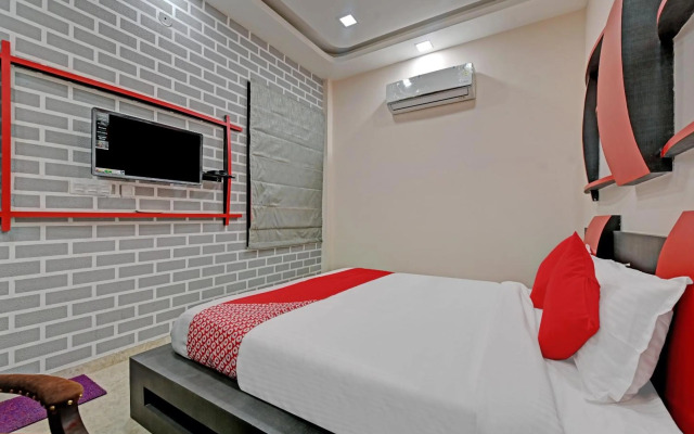 OYO 79424 The Castle Home Stay Inn