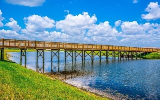 Beautiful 4Bd Pool TH, Storey Lake-4815DS