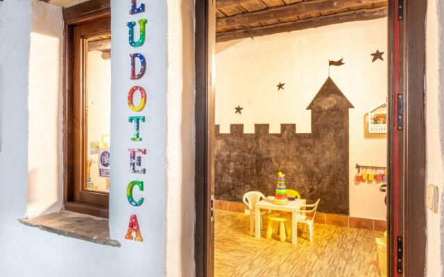 Tasteful apartment in Granada with shared pool