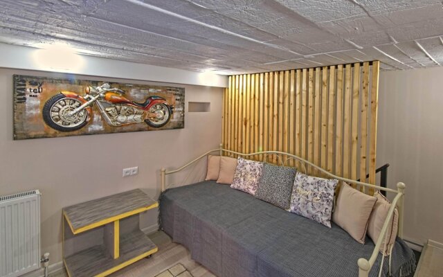 Sakhli at Chavchavadze Ave 15