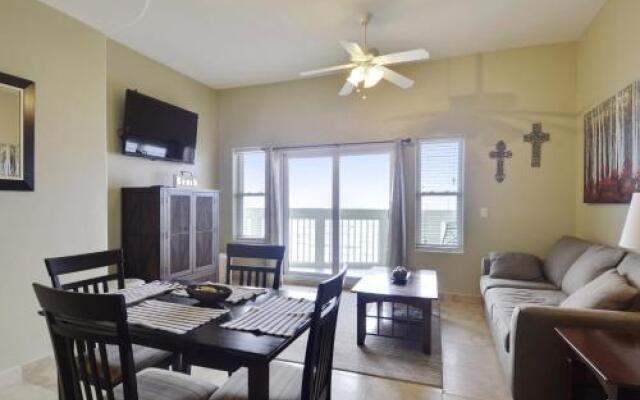Seawall Condo with Birds Eye Views by RedAwning