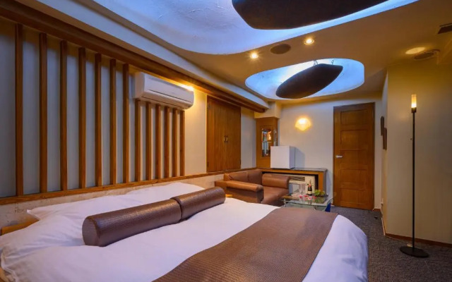 Iwatsuki Waterhotel Mw - Adult Only