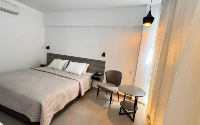 Navarria Hotel